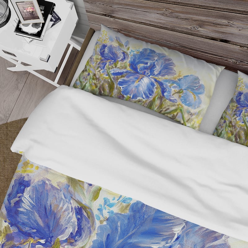 Designart 'Irises Blossoming Flowers' Traditional Duvet Cover Set