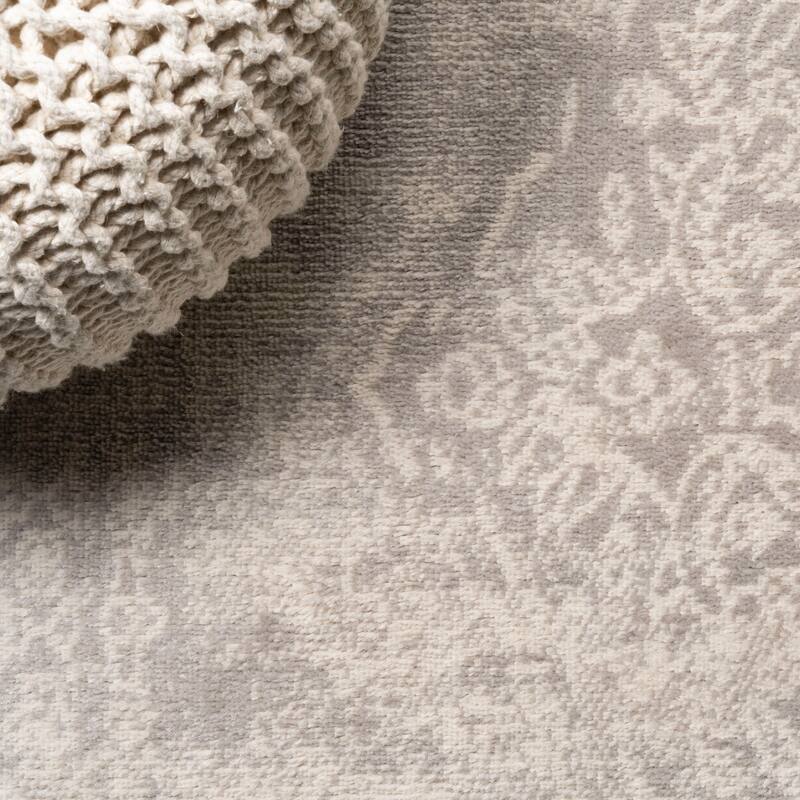 JONATHAN Y Rosalia Ornate Medallion Modern Area Rug