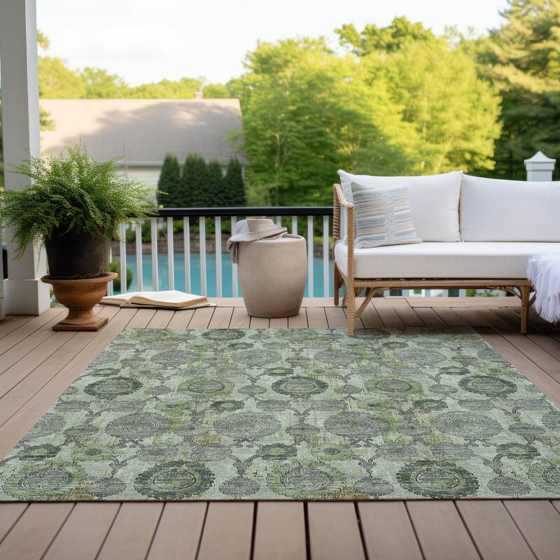 Machine Washable Indoor/ Outdoor Chantille Casual Floral Rug
