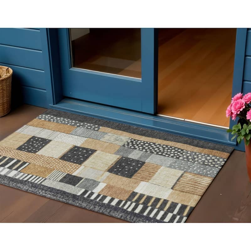 HomeRoots Geometric Transitional Rectangle Outdoor Rug - 3' x 5'