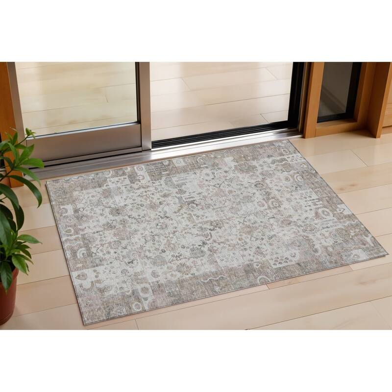 HomeRoots Patchwork Traditional Rectangle Outdoor Rug - 3' x 5'