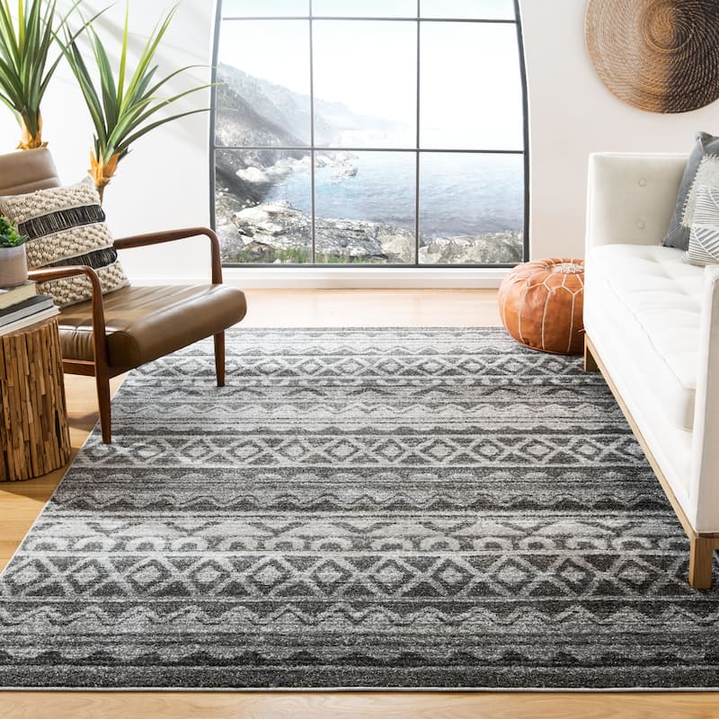SAFAVIEH Adirondack Hiyam Moroccan Boho Rug - 6' x 9' - Ivory/Charcoal