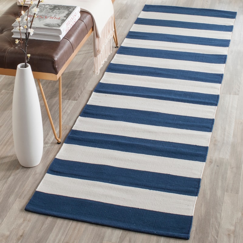 SAFAVIEH Handmade Montauk Geltrude Stripe Cotton Flatweave Rug - 2'3" x 12' Runner - Navy/Ivory