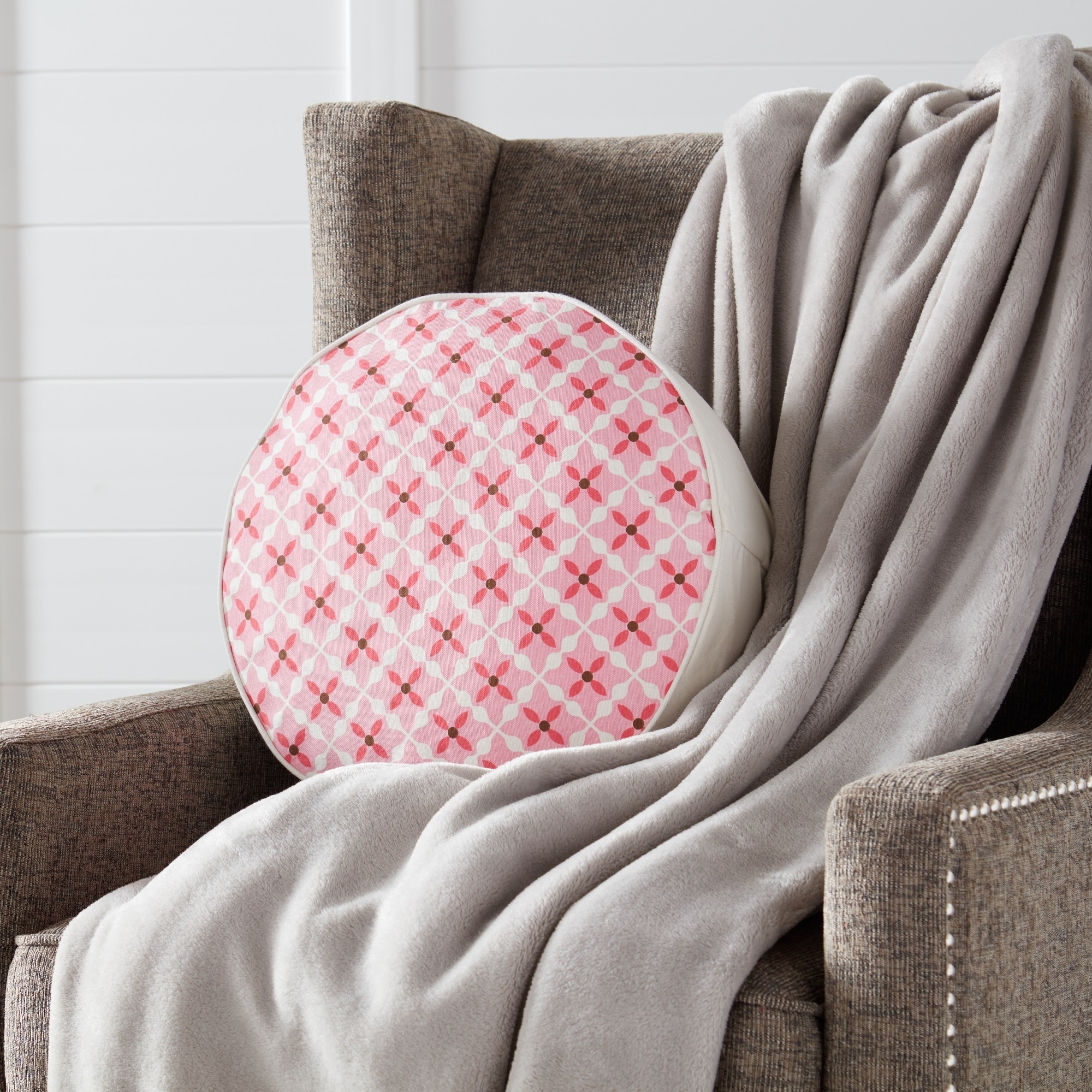 Quatrefoil Cotton Canvas 15-inch Accent Pillow