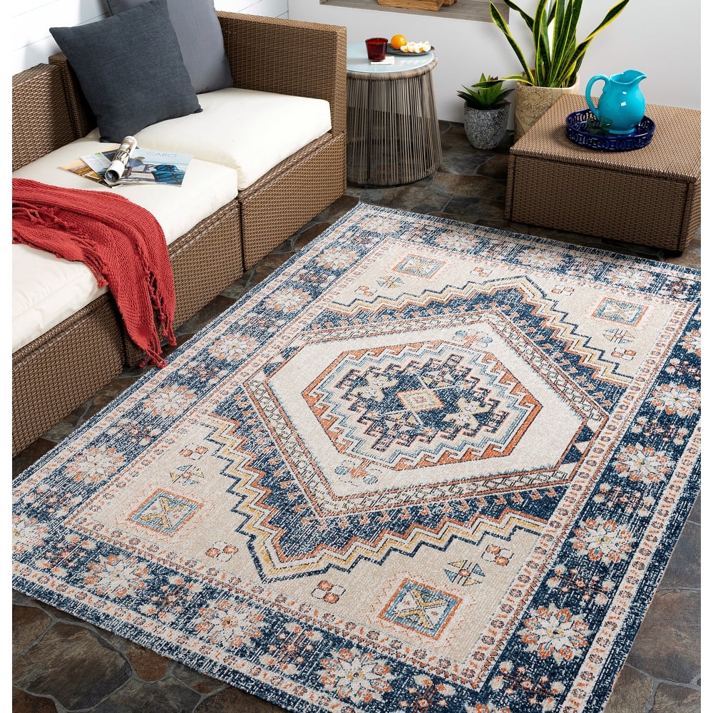 Livabliss Frenella Indoor/ Outdoor Distressed Boho Area Rug
