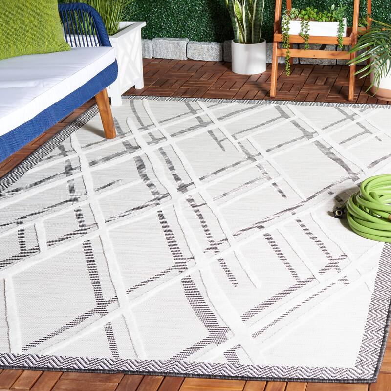 SAFAVIEH Cabana Lesley Trellis Waterproof Patio Backyard Rug - 5'1" x 7'6" - Ivory/Black