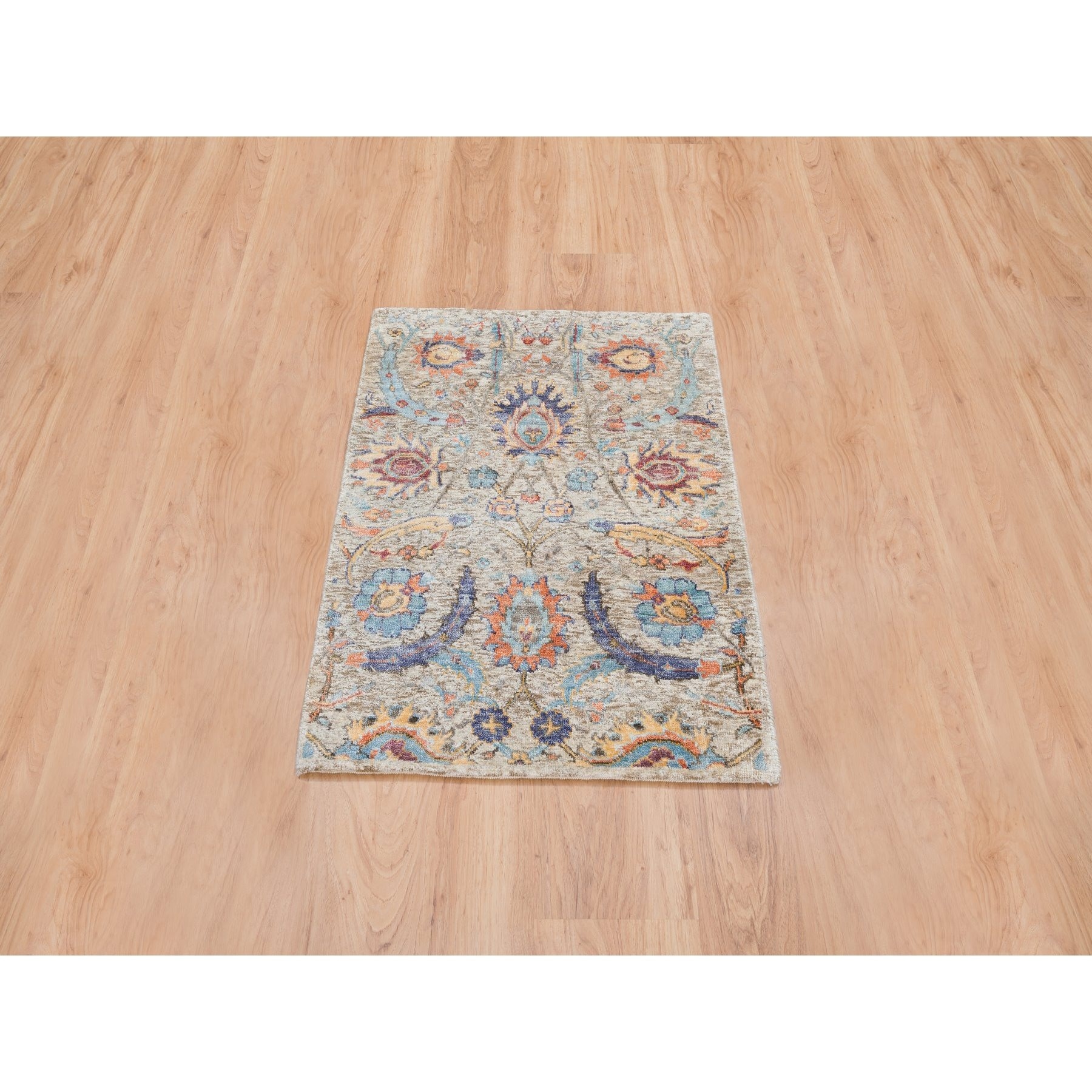 https://ak1.ostkcdn.com/images/products/is/images/direct/abd53c9c347cb0eb96b2711def8e90119cba498d/Shahbanu-Rugs-Tan%2C-Hand-Knotted%2C-Sickle-Leaf-Design-Silk-With-Textured-Wool%2C-Mat-Oriental-Rug-%282%271%22-x-3%270%22%29.jpg