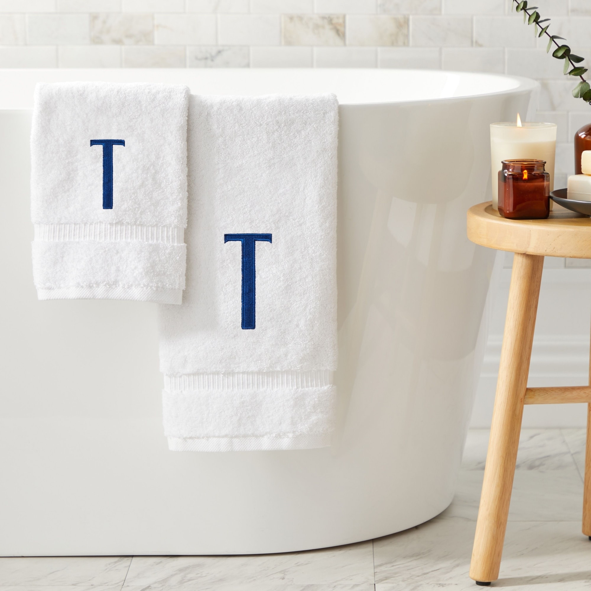 Monogrammed bathroom towels deals