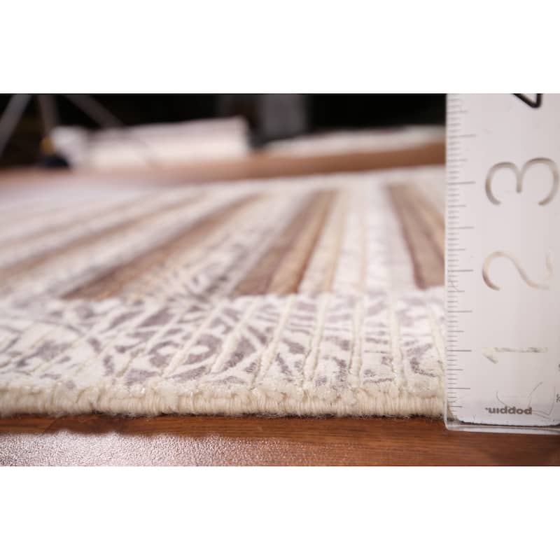 Striped / Abstract Oriental Accent Rug Handmade Wool Carpet - 2'8" x 5'0"