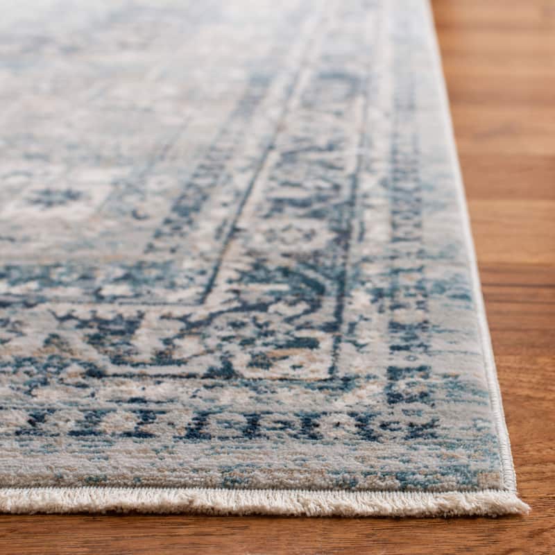 SAFAVIEH Victoria Aurelia Traditional Oriental Rug