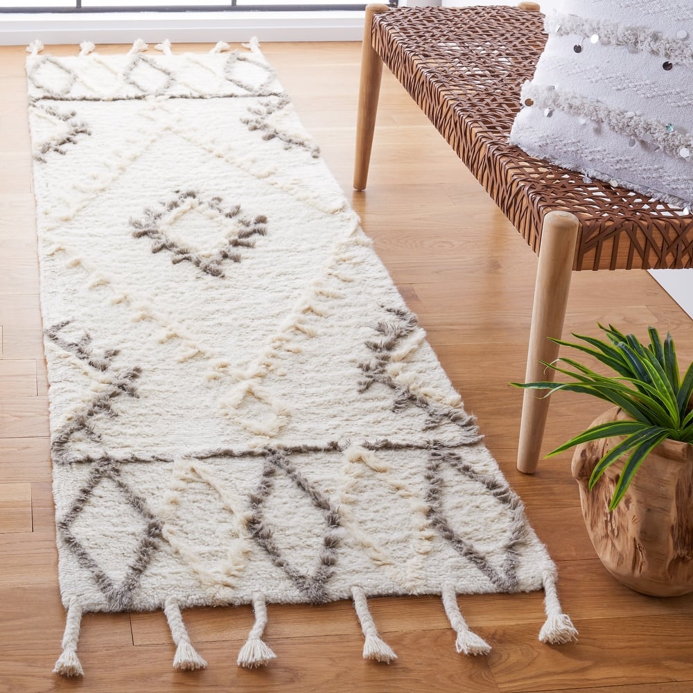 SAFAVIEH Handmade Casablanca Shag Briitta Tribal Wool Rug
