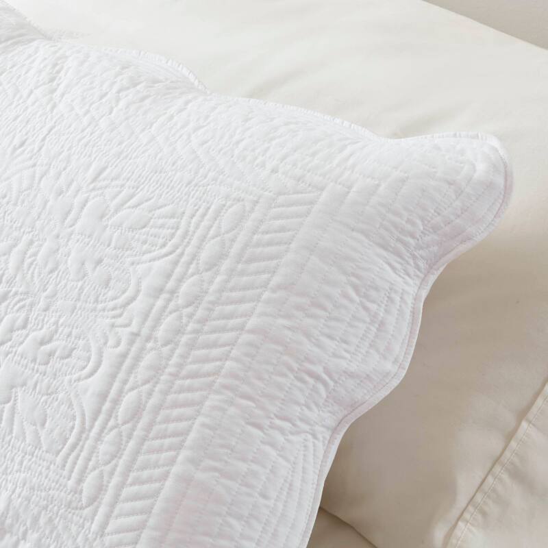 Madison Park Marino 3 Piece Reversible Scalloped Edge Quilt Set