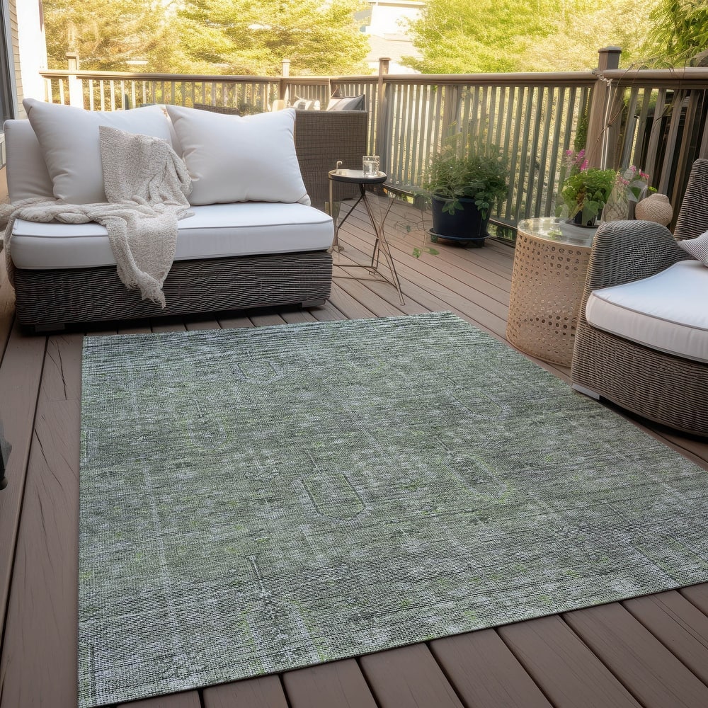 Machine Washable Indoor/ Outdoor Chantille Distressed Traditional Rug