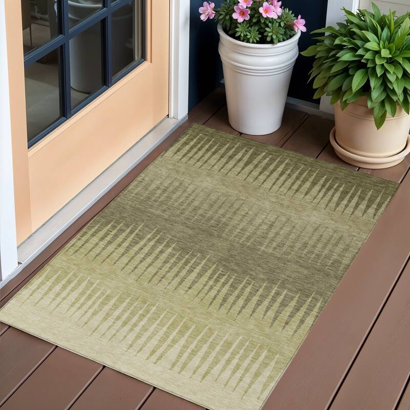 HomeRoots Striped Transitional Rectangle Outdoor Rug - 3' x 5'