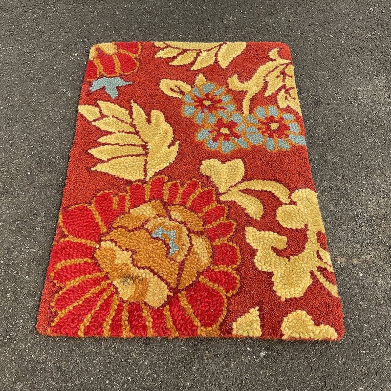 HERAT ORIENTAL Handmade Tibetan Floral Wool Rug - 1'9" x 2'6"
