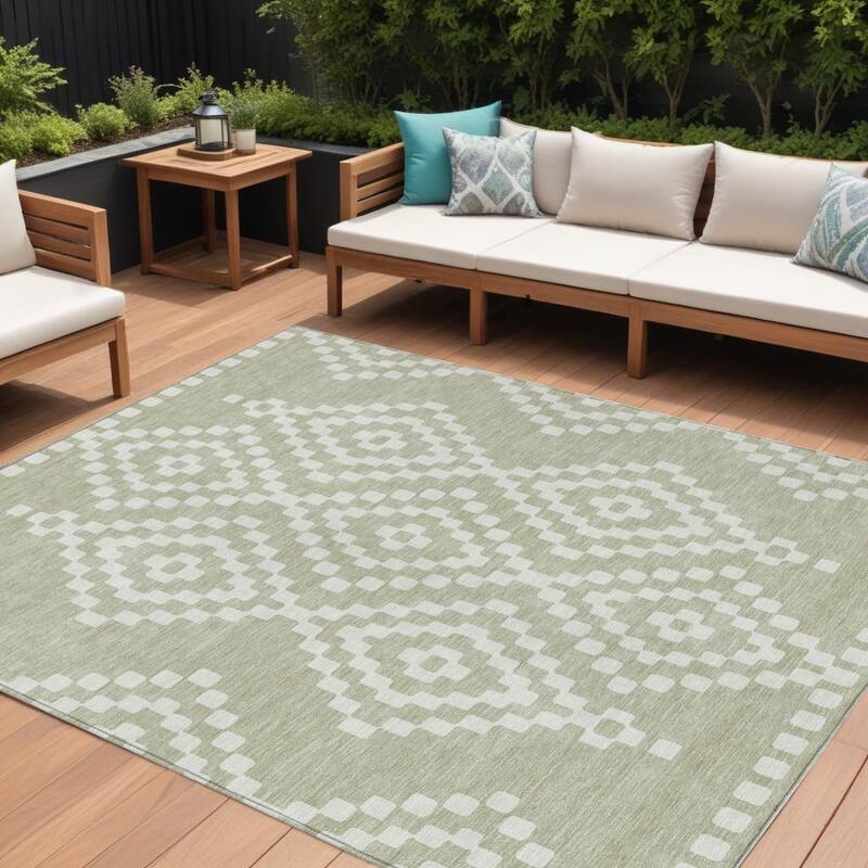 HomeRoots Geometric Transitional Rectangle Outdoor Rug - 8' X 10'