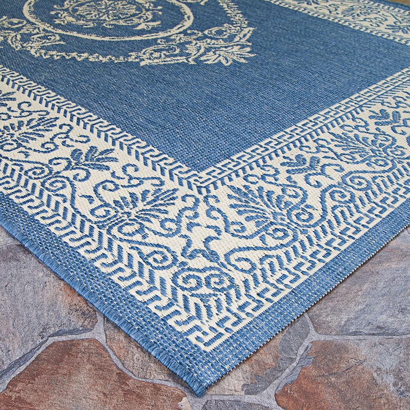 Pergola Emblem Indoor/ Outdoor Area Rug