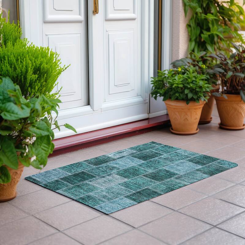 Machine Washable Indoor/ Outdoor Chantille Traditional Patchwork Rug - Teal - 1'8" x 2'6"