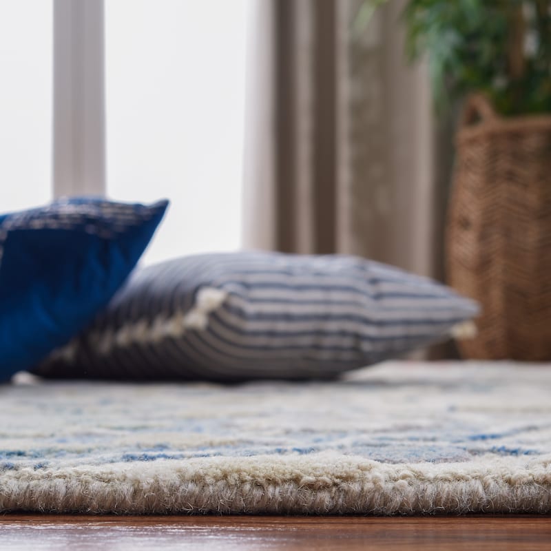SAFAVIEH Handmade Glamour Noella Floral Wool Rug