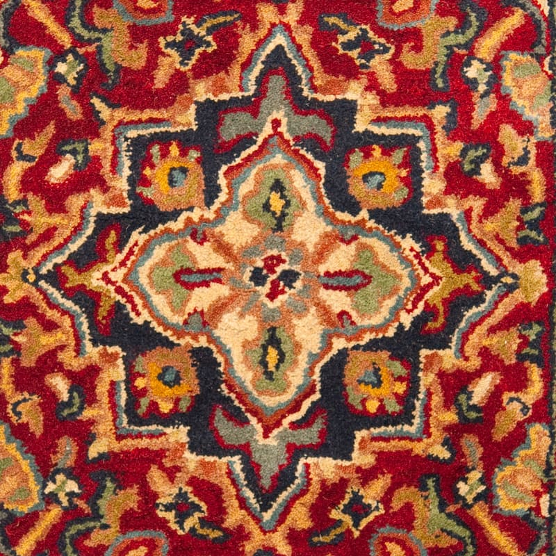 SAFAVIEH Handmade Heritage Carrol Traditional Oriental Wool Rug
