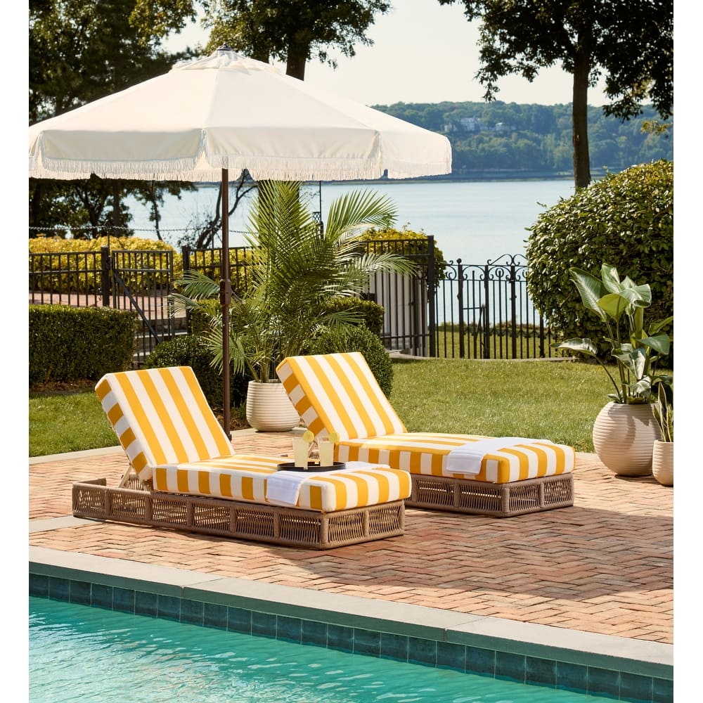 SAFAVIEH Outdoor Tinna Sun Lounger - 75"W x 25"D x 13"H