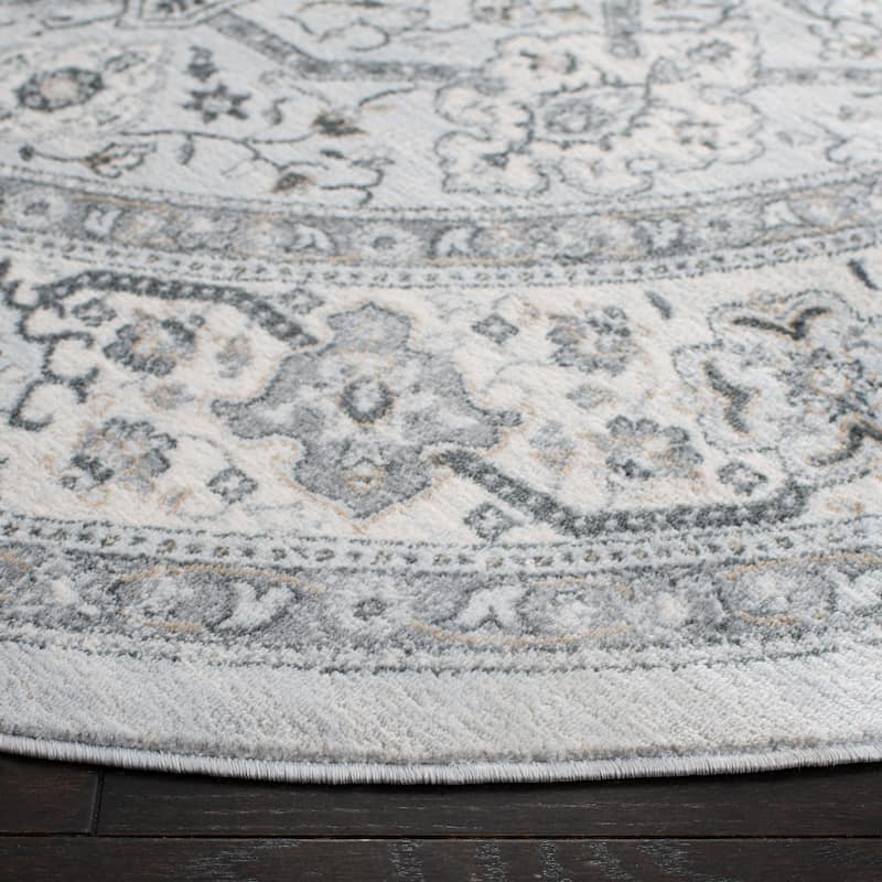 SAFAVIEH Isabella Minola Traditional Oriental Rug