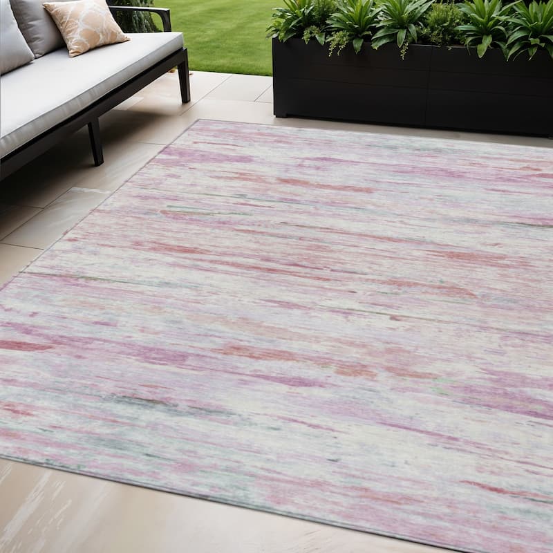 HomeRoots Abstract Transitional Rectangle Outdoor Rug - 5' X 8'