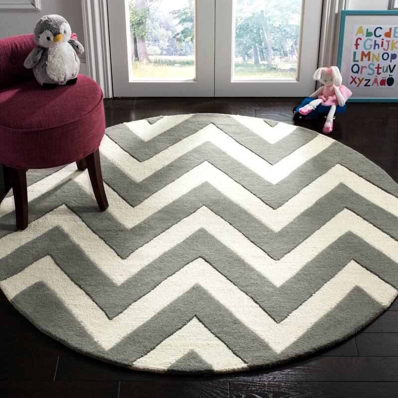SAFAVIEH Handmade Kids Halle Wool Rug - 5' Round - Grey/Ivory