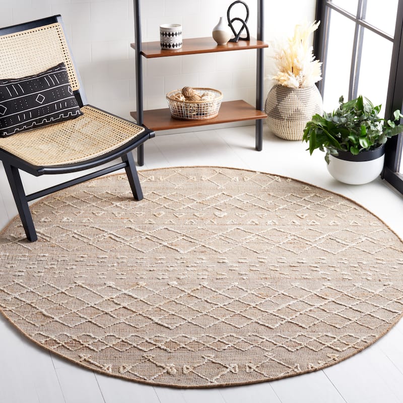 SAFAVIEH Handmade Natural Fiber Sneh-Lata Boho Jute Fringe Rug - 6' Round - Natural/Ivory