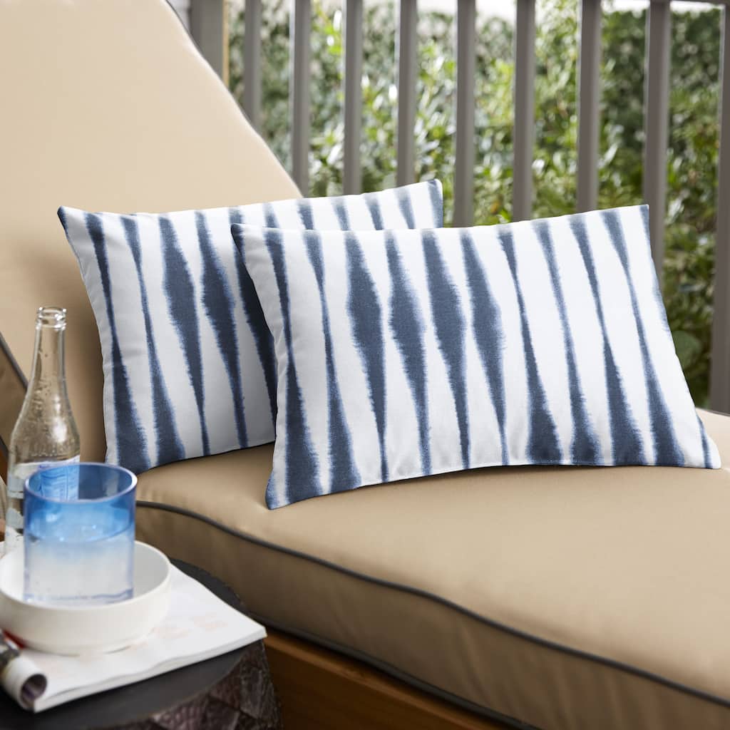 Sorra Home Blue and White Ikat Stripe Indoor/Outdoor Knife Edge Lumbar Pillows (Set of 2)