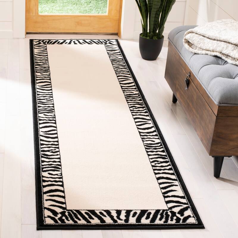 SAFAVIEH Lyndhurst Siegtraud Traditional Oriental Rug