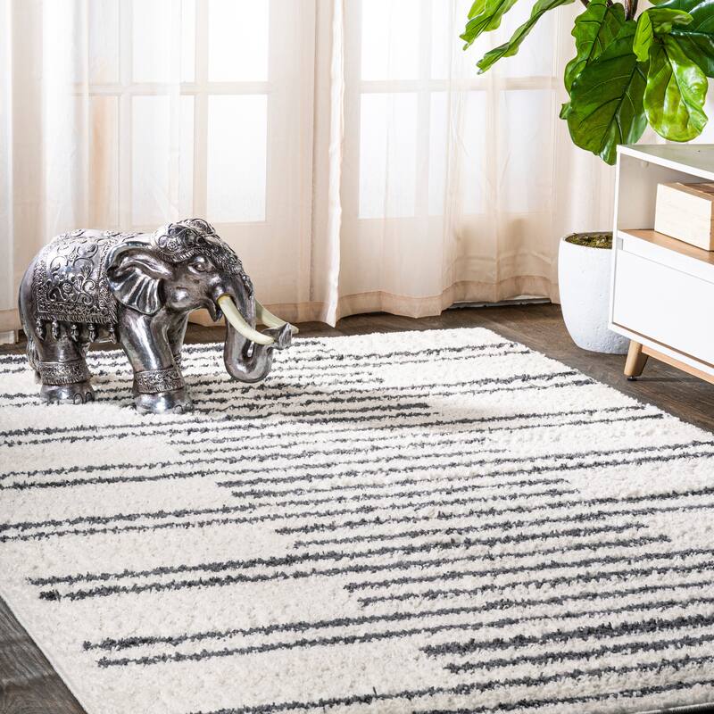 JONATHAN Y Petra Stripe Geometric Shag Area Rug