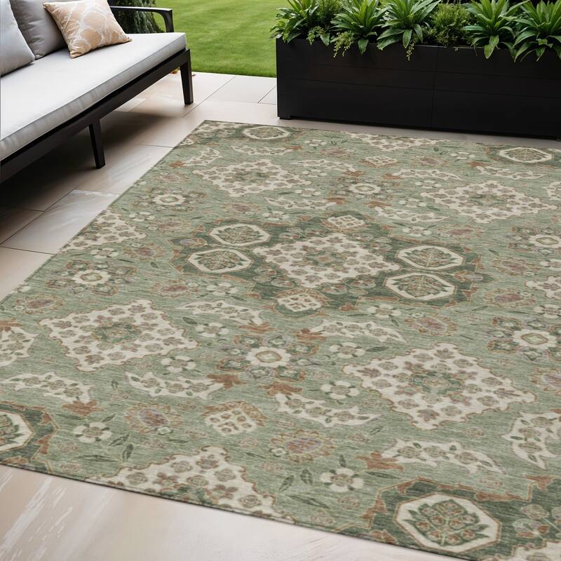 HomeRoots Medallion Traditional Rectangle Outdoor Rug - 5' X 8'