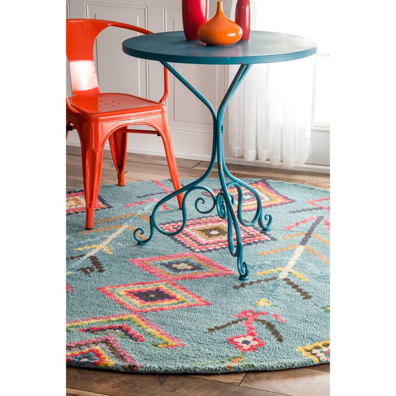 Nuloom Hand Tufted Wool Moroccan Triangle Rug