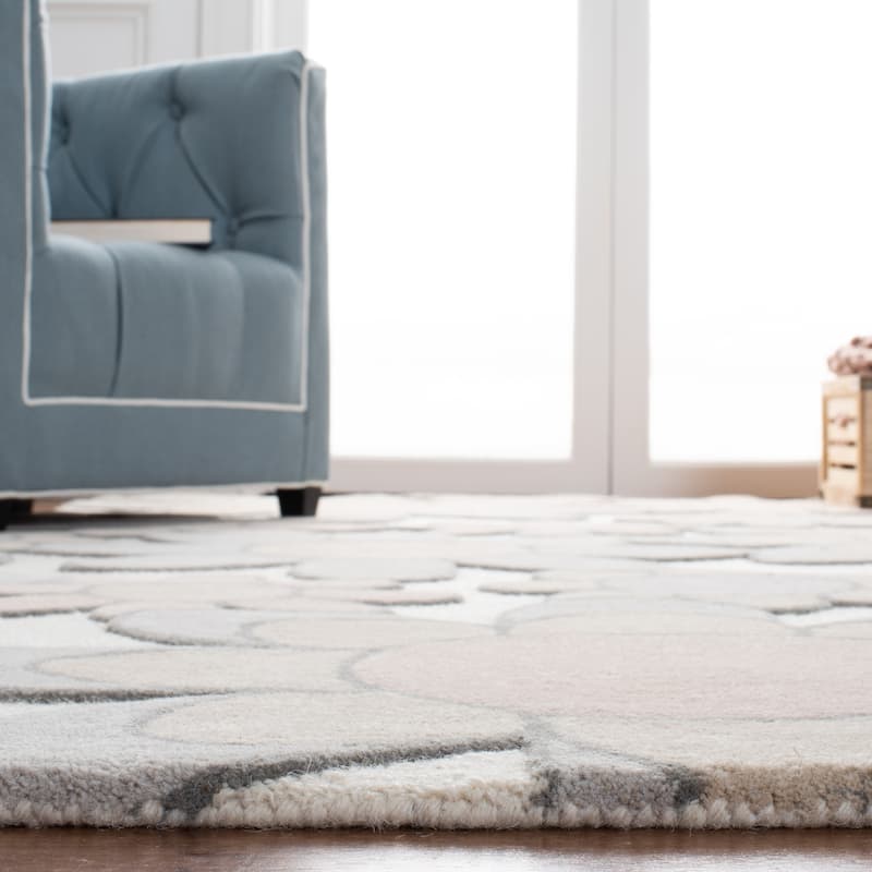 SAFAVIEH Handmade Kids Miens Floral Wool Rug