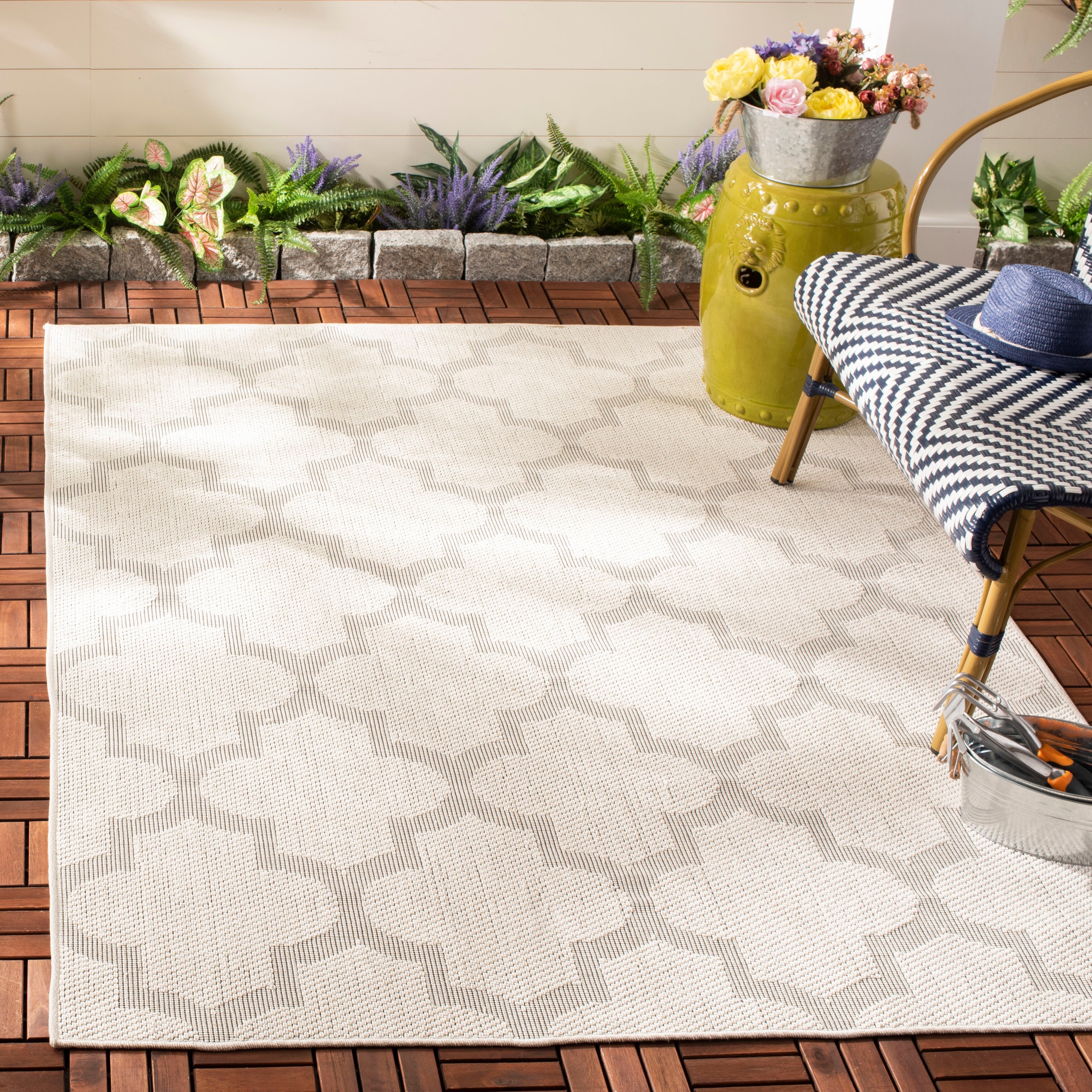 Shop Safavieh Bermuda Petra Casual Indoor Outdoor Rug On Sale