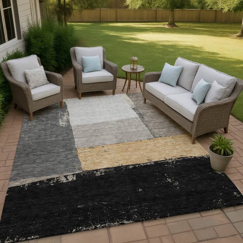 Machine Washable Indoor/ Outdoor Abstract Kraig Chantille Rug - Black - 8' x 10'