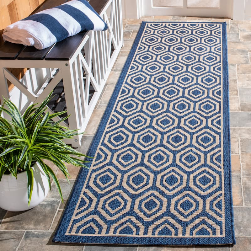 SAFAVIEH Courtyard Carolee Indoor/ Outdoor Patio Backyard Rug