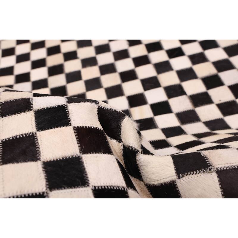 ECARPETGALLERY Handmade Cowhide Patchwork Black, Cream Leather Rug - 7' x 7'