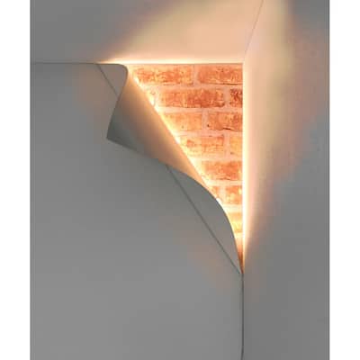 "Big Reveal" LED Corner Light 18" White Curved Metal