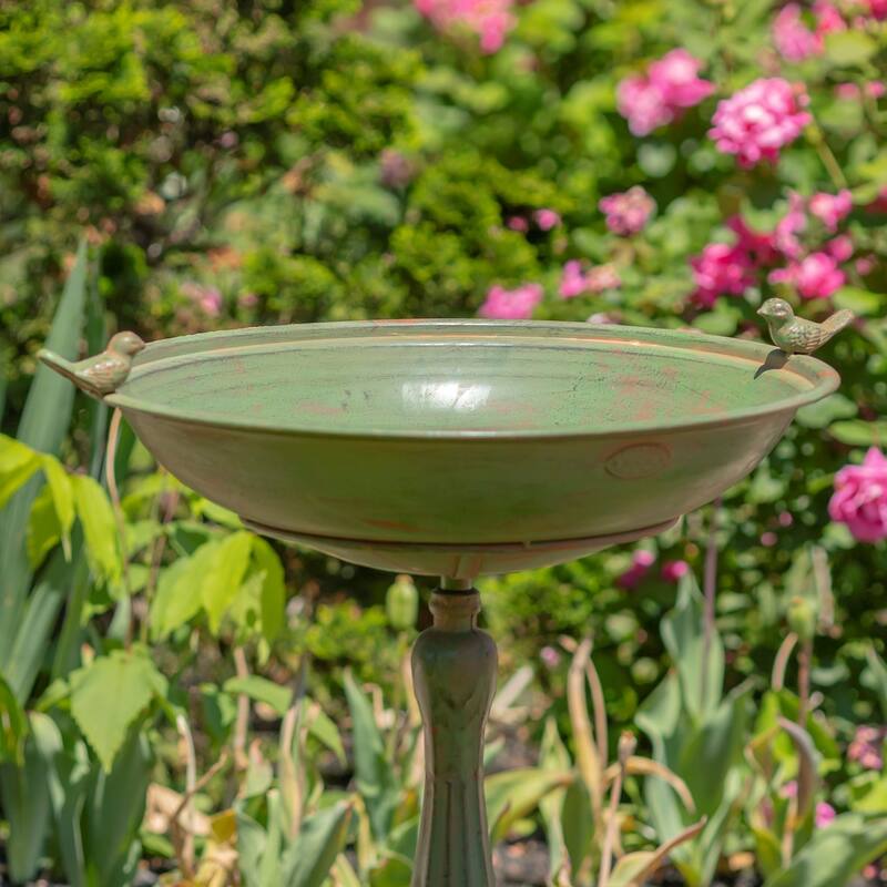 Pedestal Birdbath with Little Bird Detail - 19.25x19.25x27.25