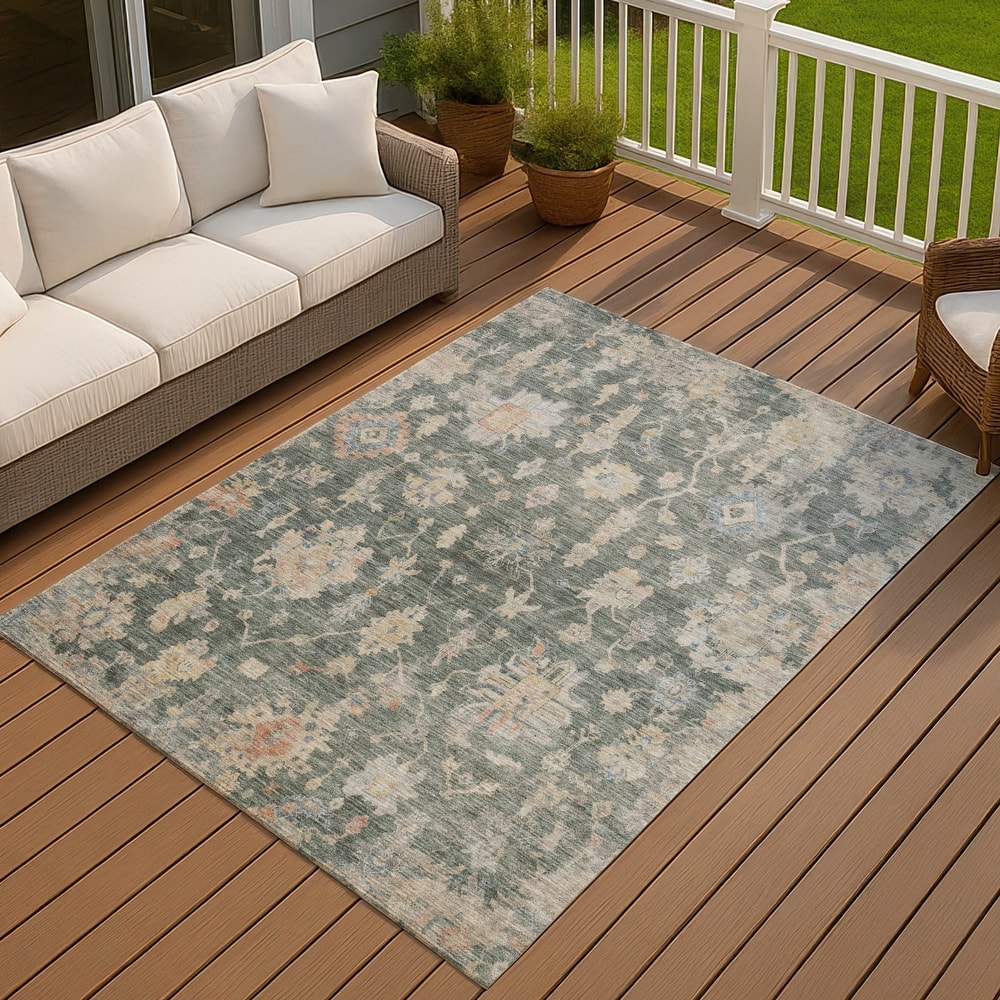 Machine Washable Indoor/ Outdoor Casual Traditional Chantille Rug