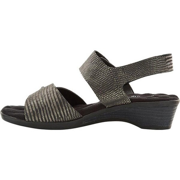 walking cradles sandals