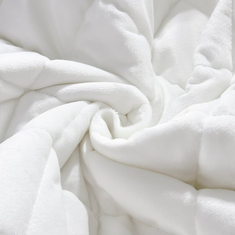 Pointehaven Heavy-Weight Oversized Diamond Design Velvet Quilt Sets