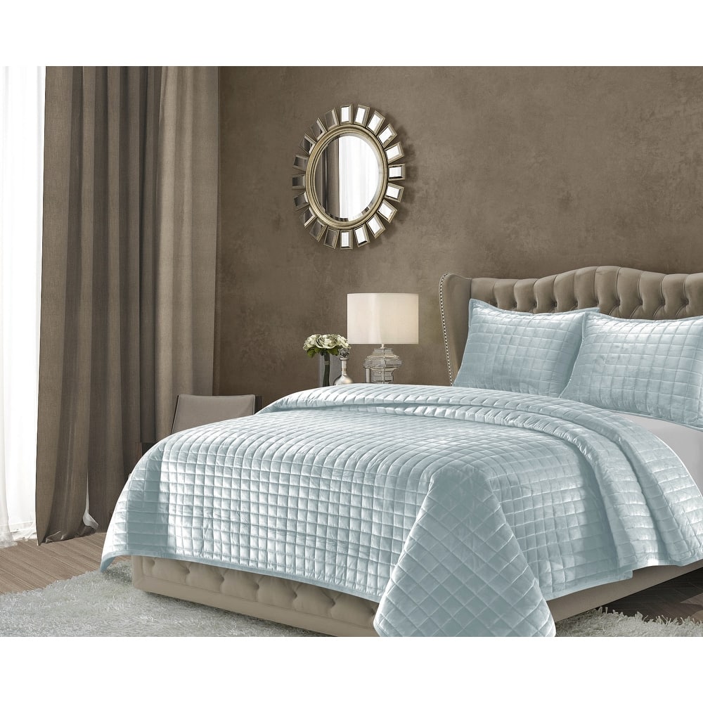 Florence Velvet Oversized Solid Quilt Set