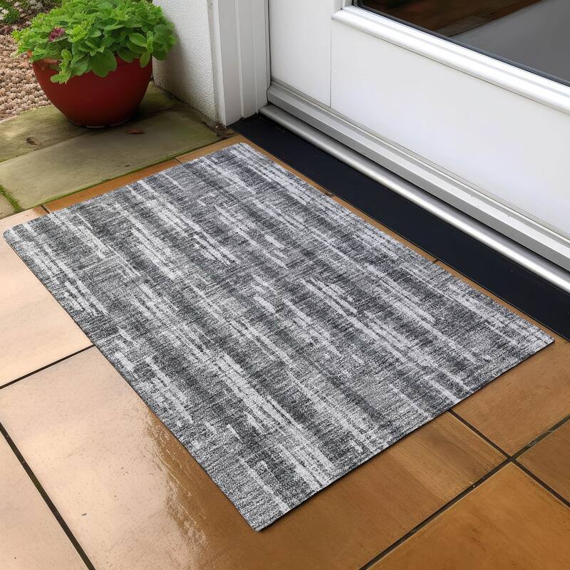 Machine Washable Indoor/ Outdoor Chantille Stripe Ombre Rug - Gray - 1'8" x 2'6"