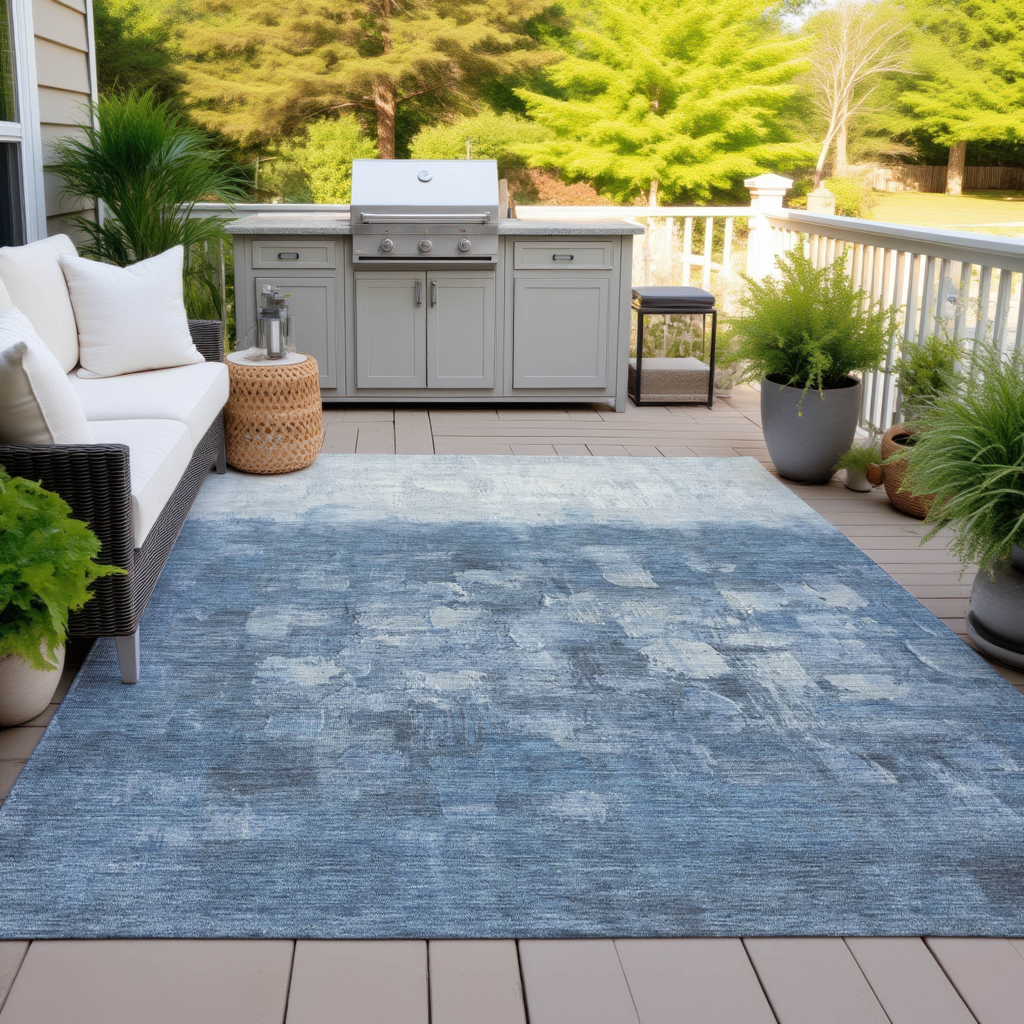 Machine Washable Indoor/Outdoor Abstract Charm Chantille Rug