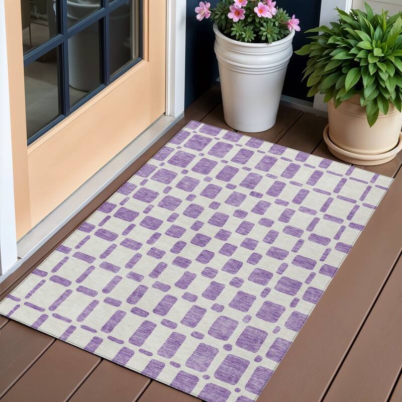 HomeRoots Geometric Transitional Rectangle Outdoor Rug - 3' x 5'