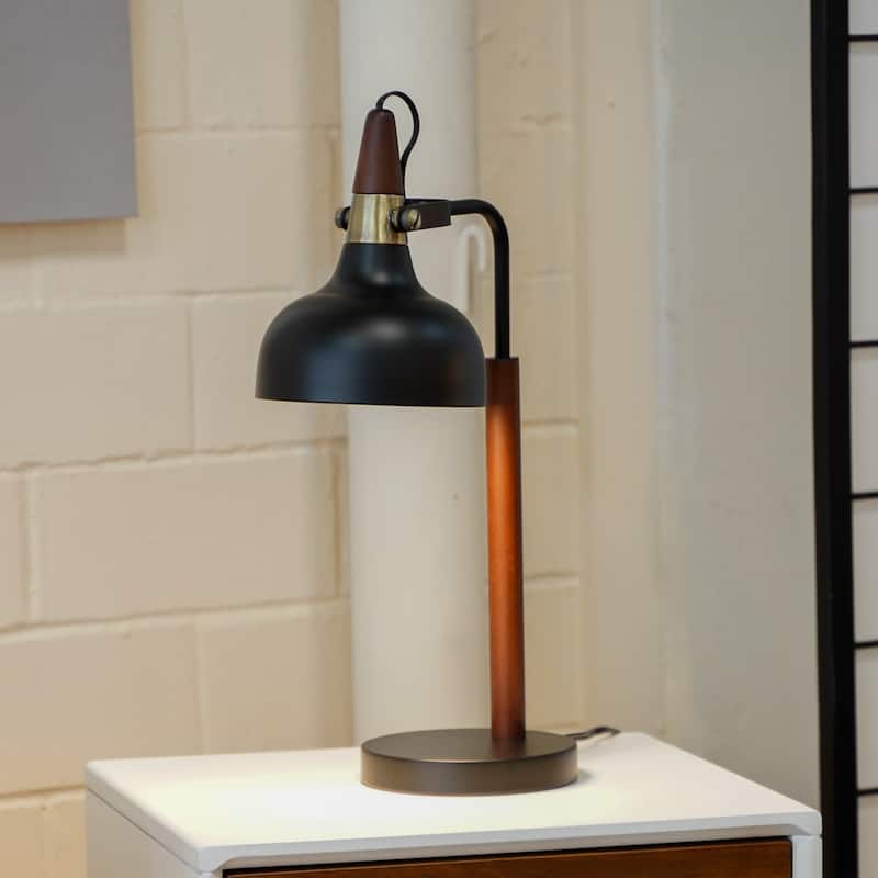 New Design Small Modern Stylish Desk Lamp In Stock In The United States, Used for Bedside Table Lamp - Black