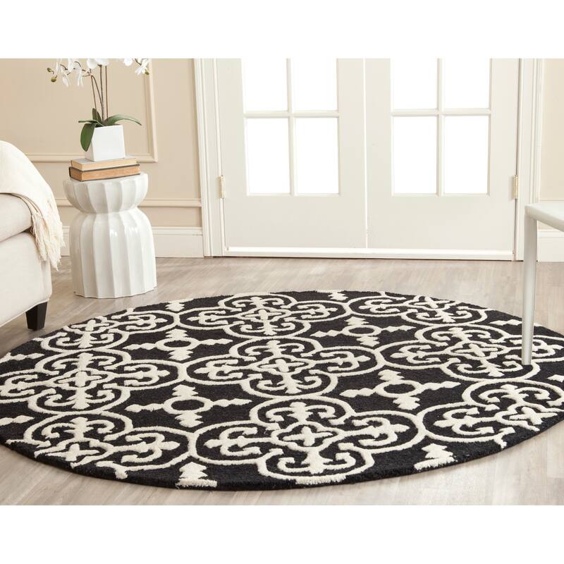 SAFAVIEH Handmade Cambridge Shigemi Modern Wool Rug - 6' Round - Black/Ivory